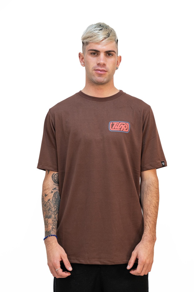 REMERA MC - BROWN INSTI