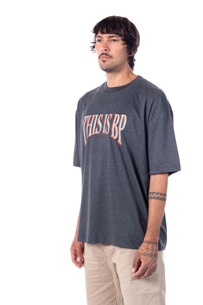 REMERA MC RELAXED - SERIF